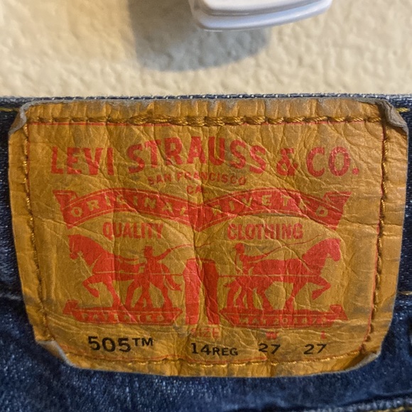 Levis 505 straight jean shorts size kids 14 (woman’s size 27) - Picture 4 of 5